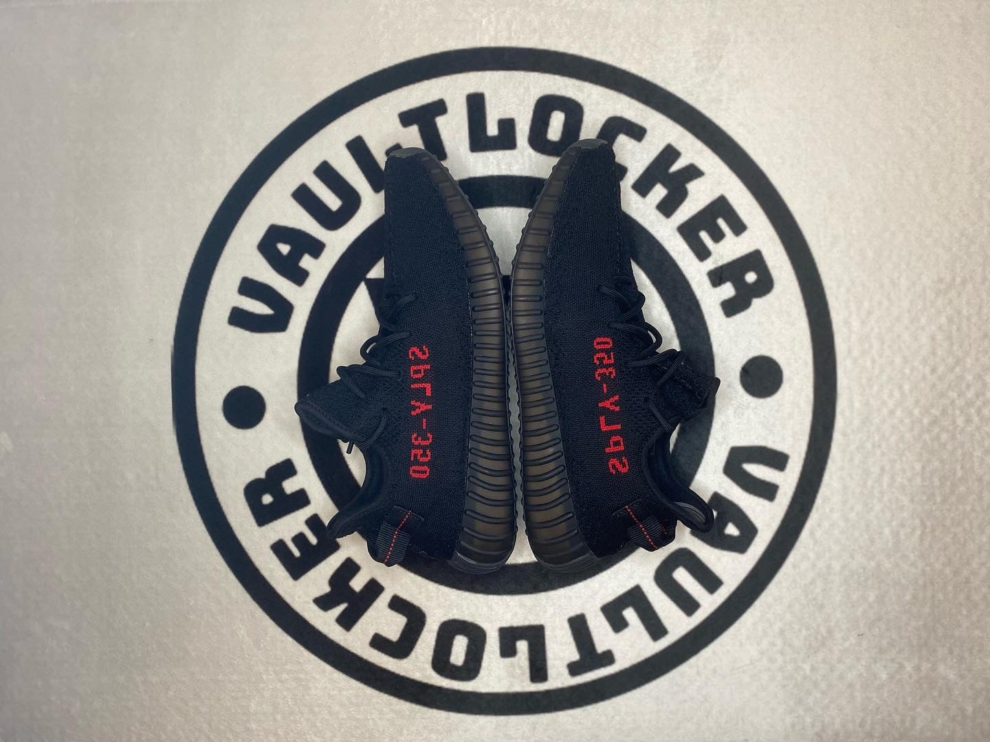 Adidas Yeezy 350 V2 "Bred" (2020)