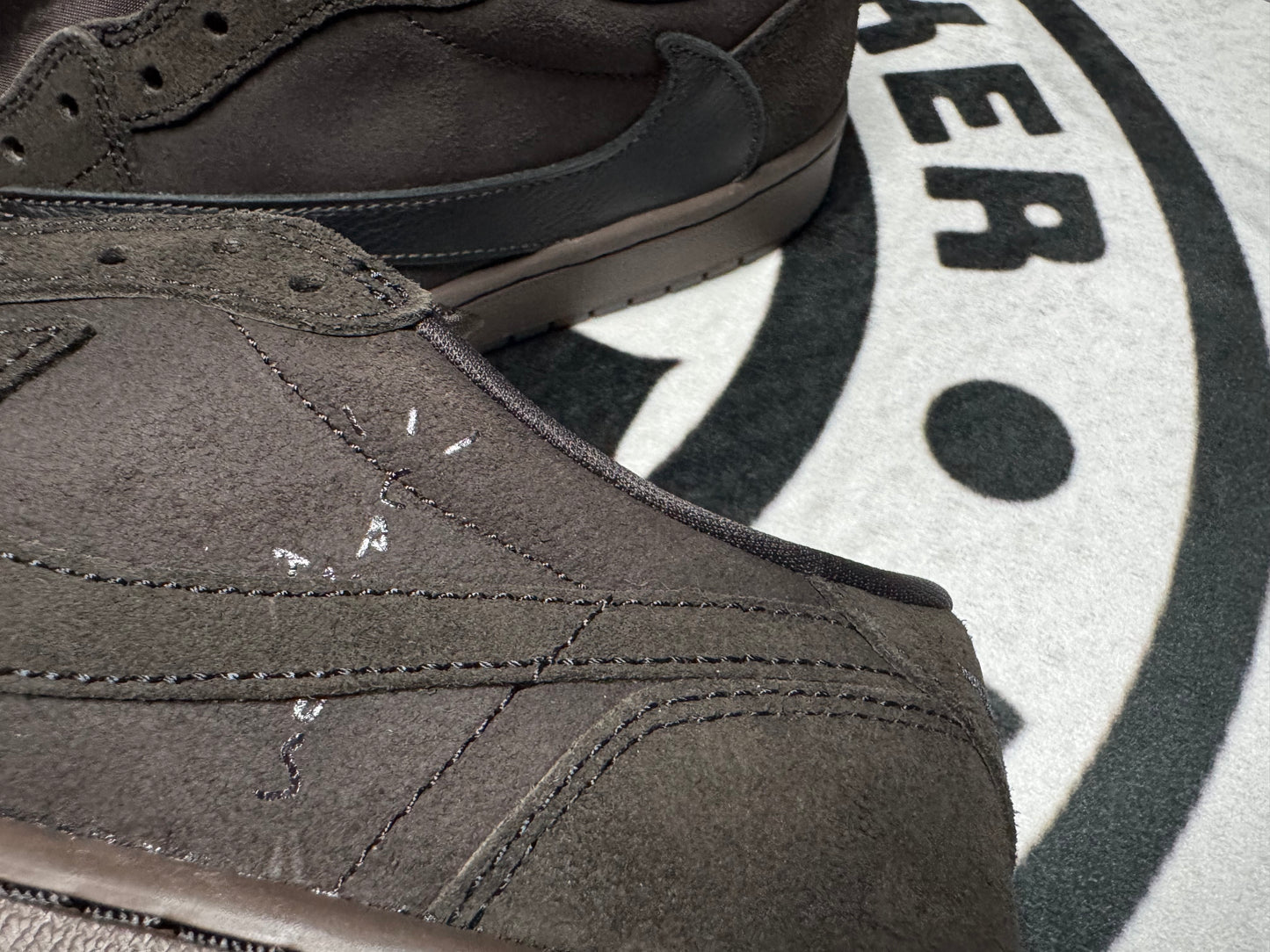 Jordan 1 Retro Low SP Travis Scott "Velvet Brown"