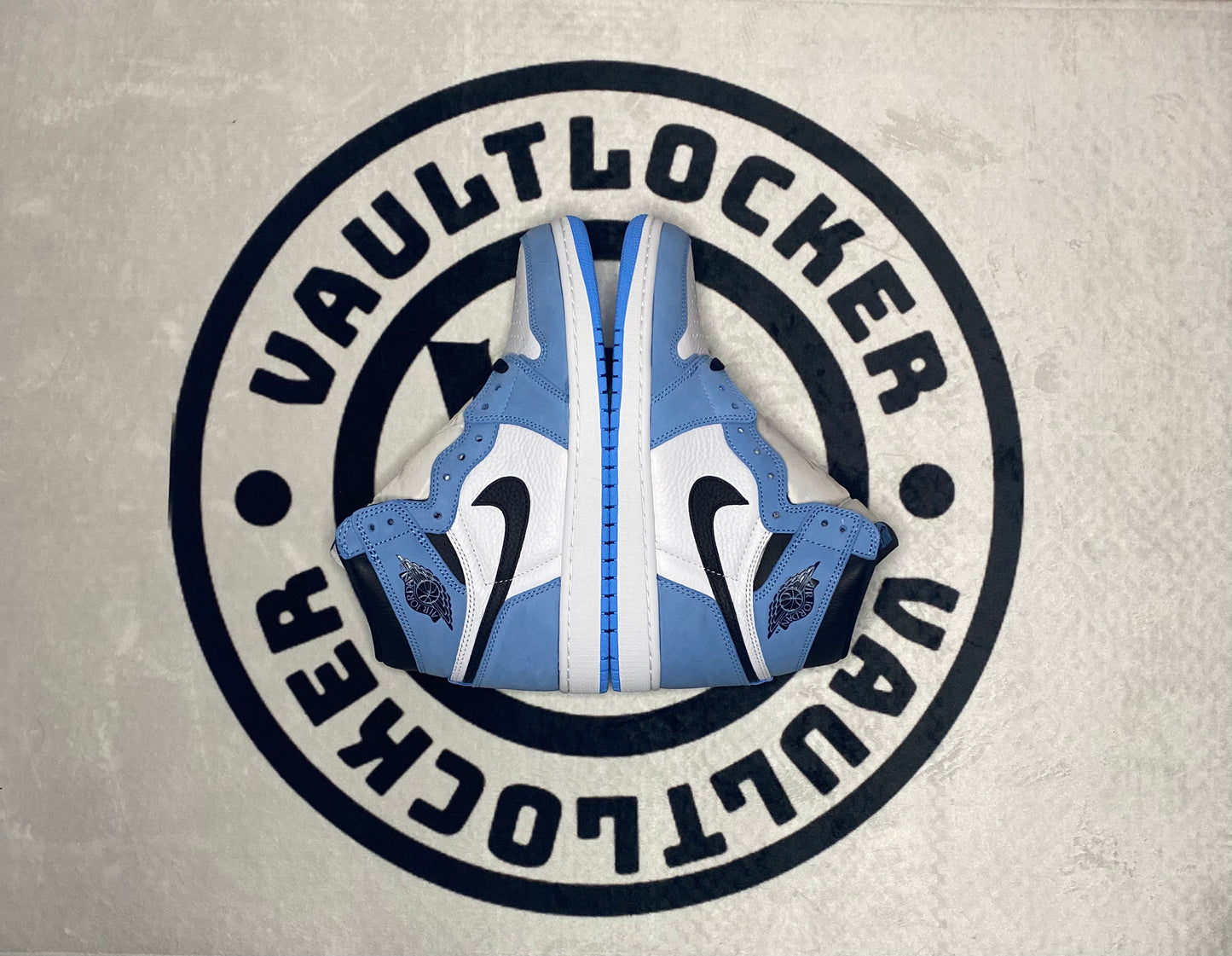 Jordan 1 Retro High OG "University Blue"