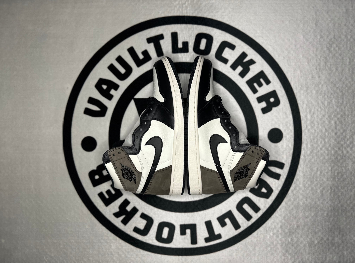 Jordan 1 Retro High OG "Mocha"