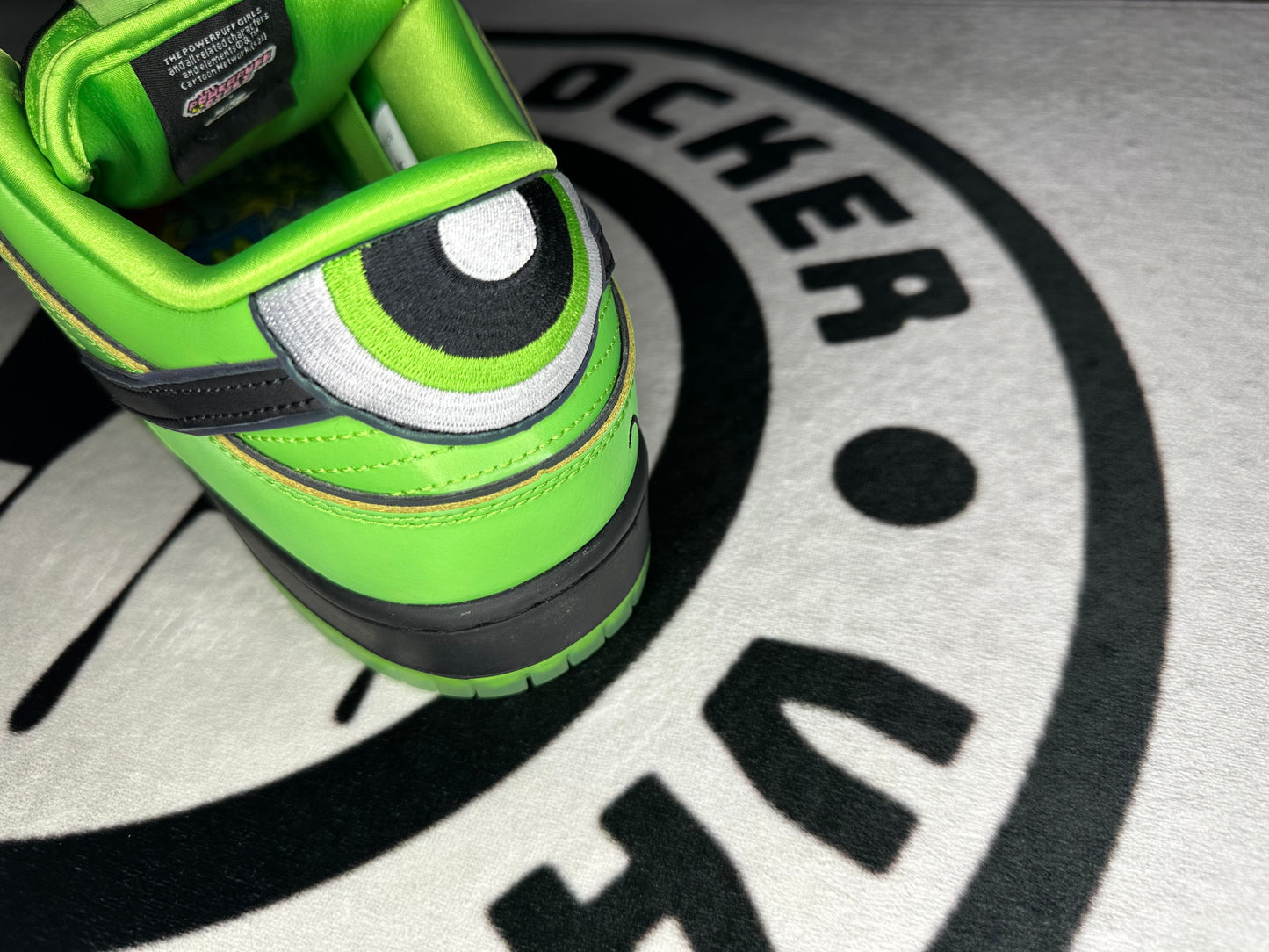 Nike SB Dunk Low "The Powerpuff Girls Buttercup"